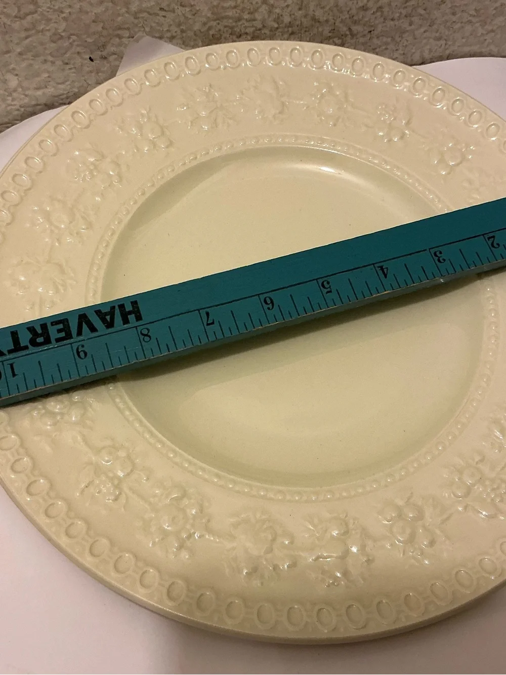 Wedgwood Cream Embossed Floral Dinner Plates - Set of 3 G26
